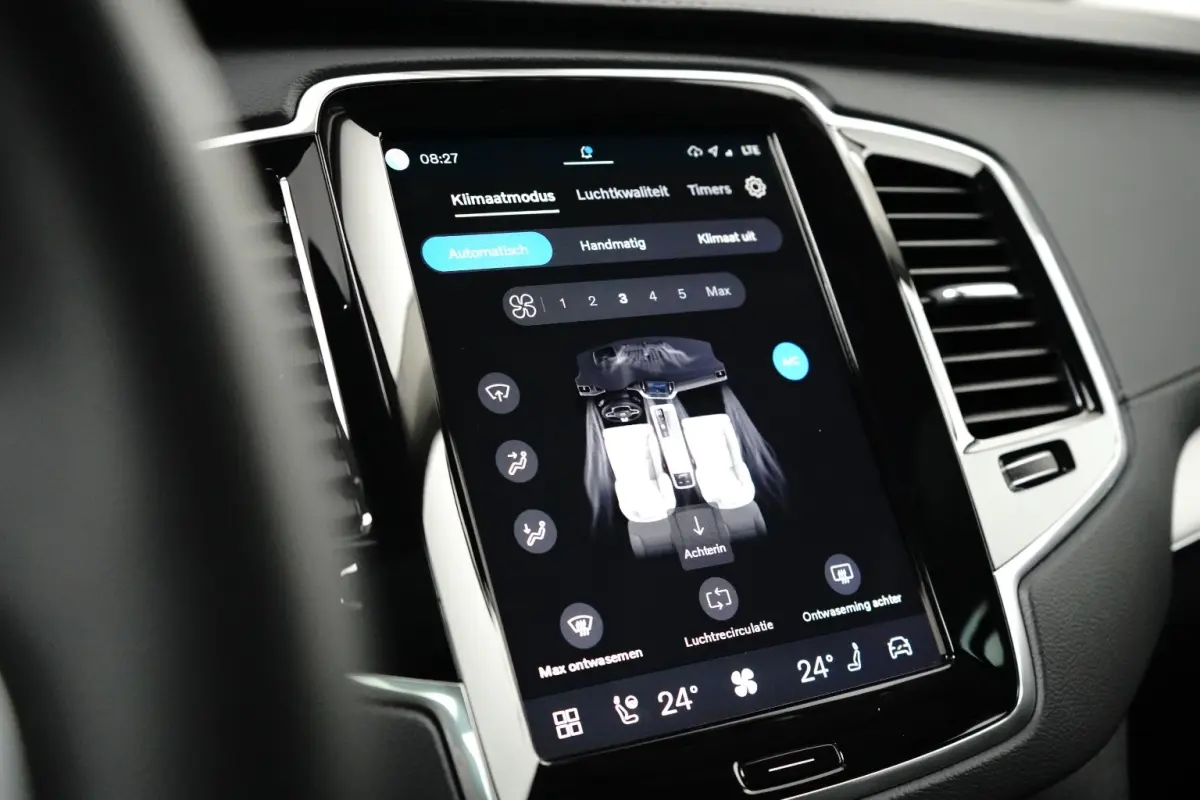 2.0 T8 Recharge AWD Plus Bright | BLIS | Leder | 20" | Harman Kardon |