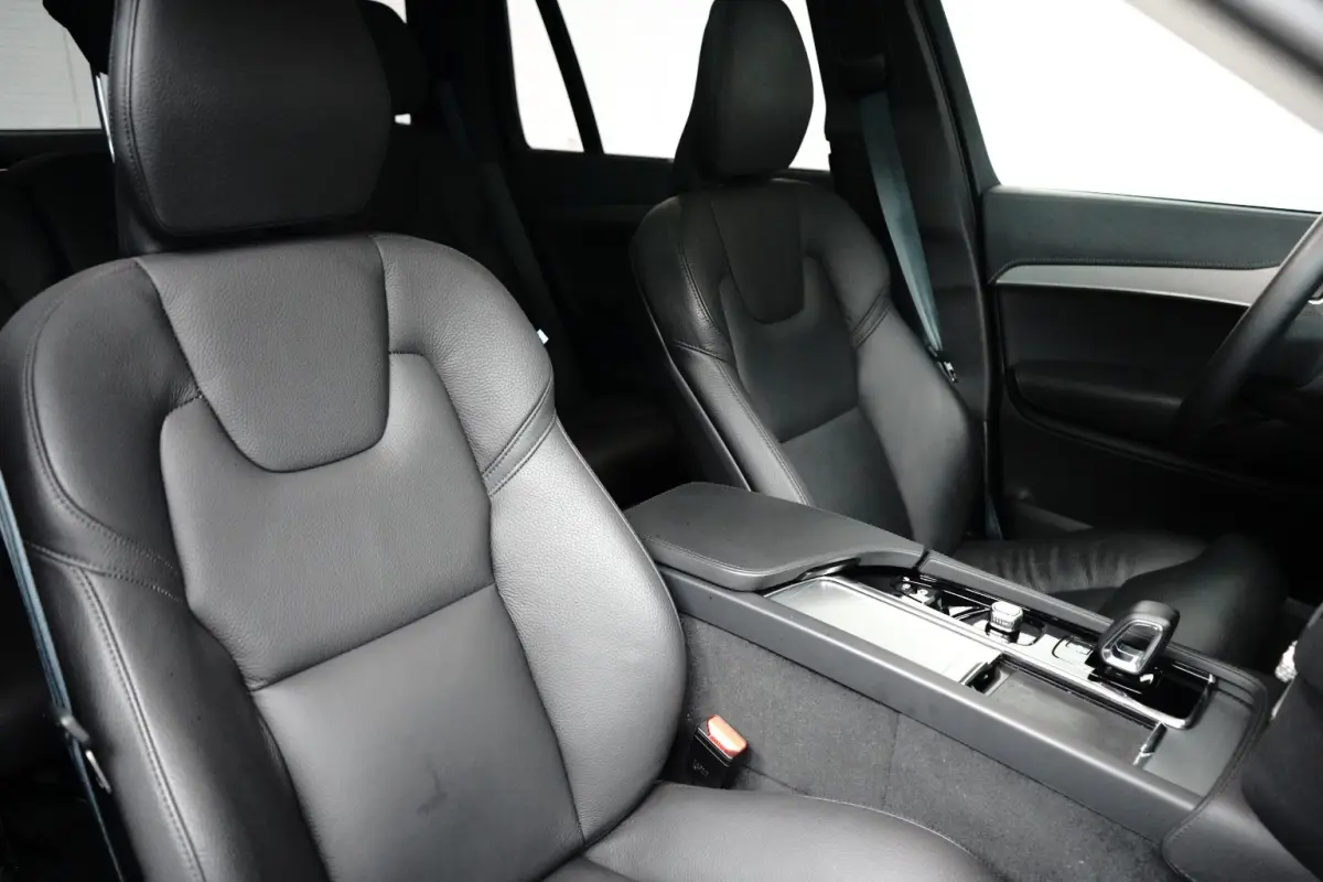 2.0 T8 Recharge AWD Plus Bright | BLIS | Leder | 20" | Harman Kardon |