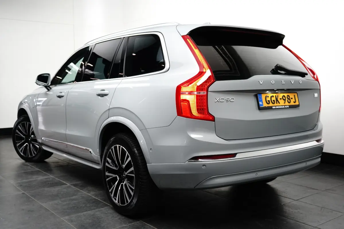 2.0 T8 Recharge AWD Plus Bright | BLIS | Leder | 20" | Harman Kardon |