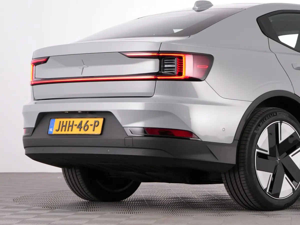 Standard Range Single Motor Plus 70 kWh | PANORAMADAK | harman/kardon | EL. Stoelen ✅ 1e Eigenaar !
