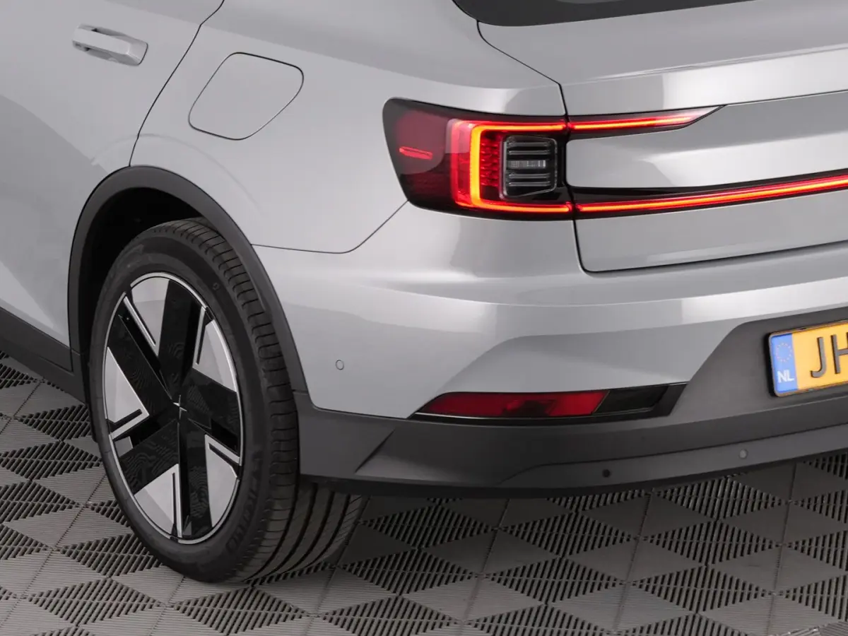 Standard Range Single Motor Plus 70 kWh | PANORAMADAK | harman/kardon | EL. Stoelen ✅ 1e Eigenaar !