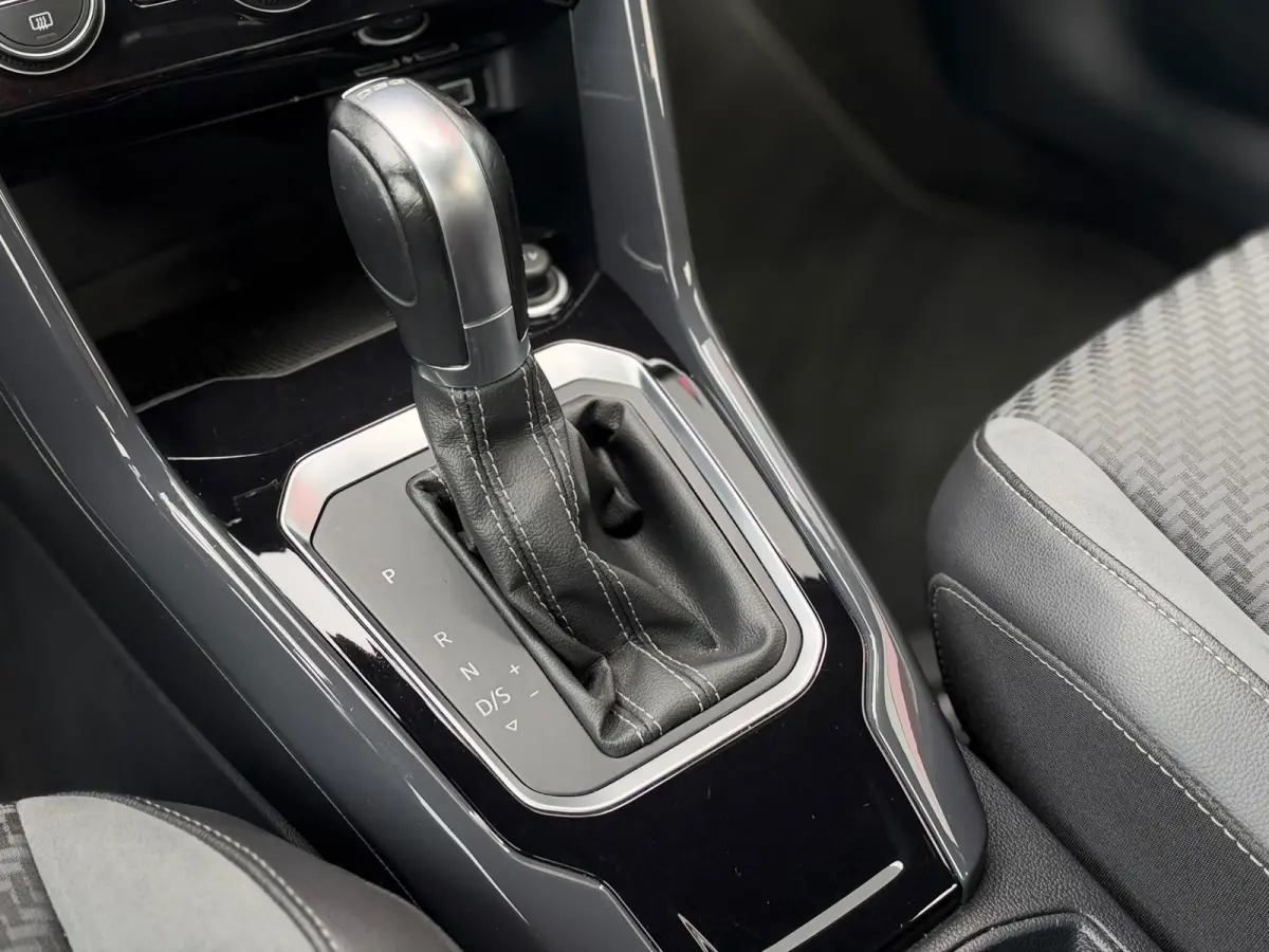 1.5 TSI 3x R-LINE DSG l VIRTUAL l CAMERA l ST-VERW l TREKHAAK l ADAPT.CRUISE l LANE ASSIST l CARPLAY