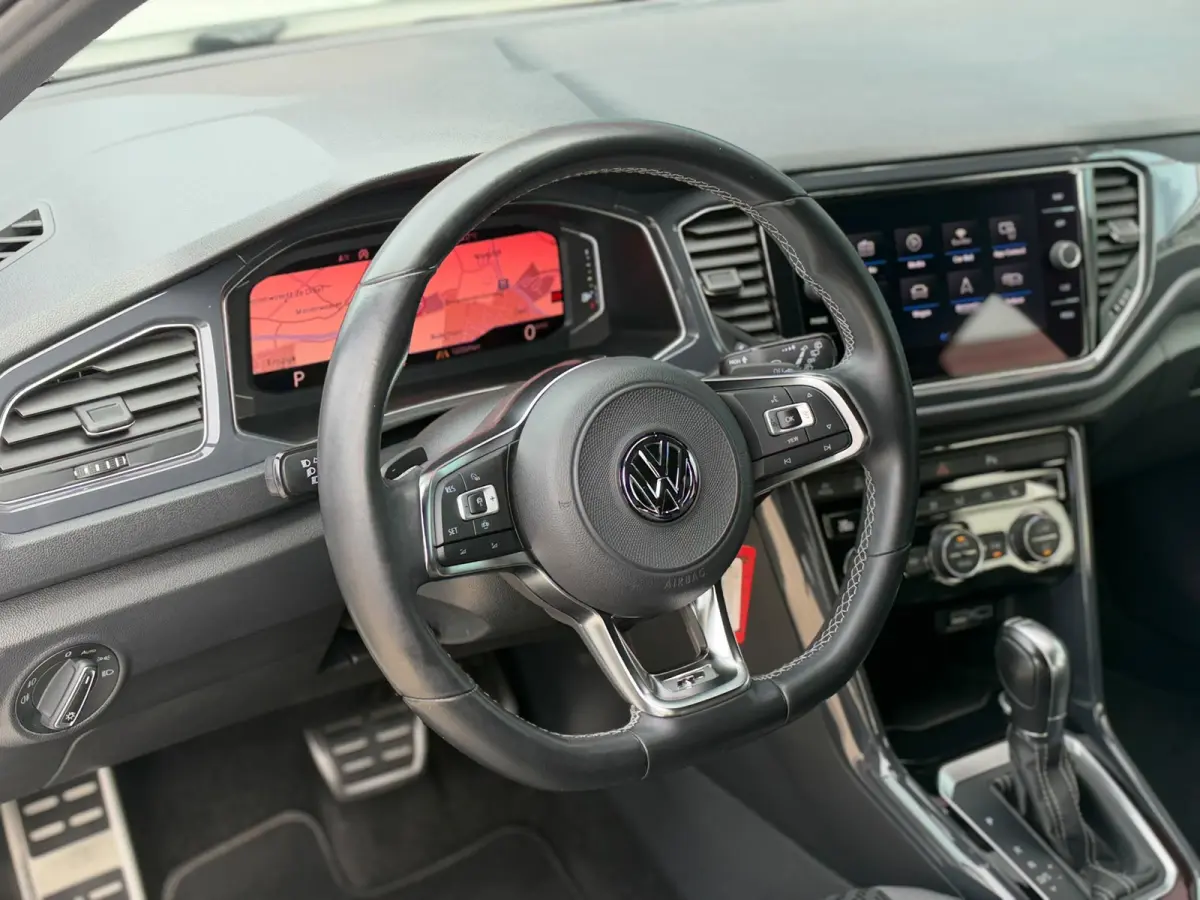 1.5 TSI 3x R-LINE DSG l VIRTUAL l CAMERA l ST-VERW l TREKHAAK l ADAPT.CRUISE l LANE ASSIST l CARPLAY