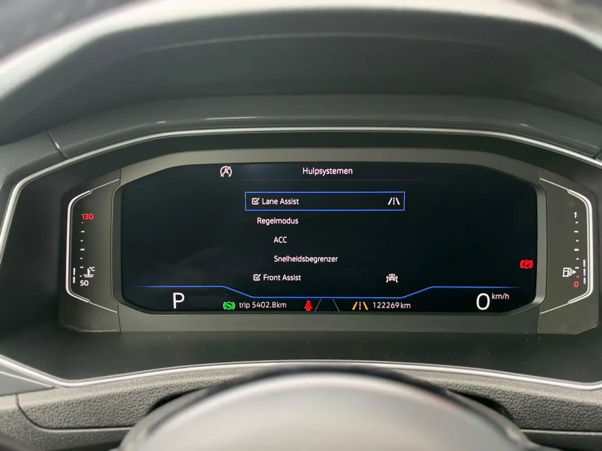 1.5 TSI 3x R-LINE DSG l VIRTUAL l CAMERA l ST-VERW l TREKHAAK l ADAPT.CRUISE l LANE ASSIST l CARPLAY