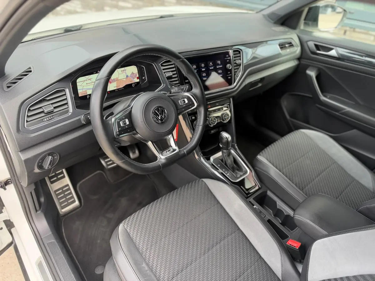 1.5 TSI 3x R-LINE DSG l VIRTUAL l CAMERA l ST-VERW l TREKHAAK l ADAPT.CRUISE l LANE ASSIST l CARPLAY