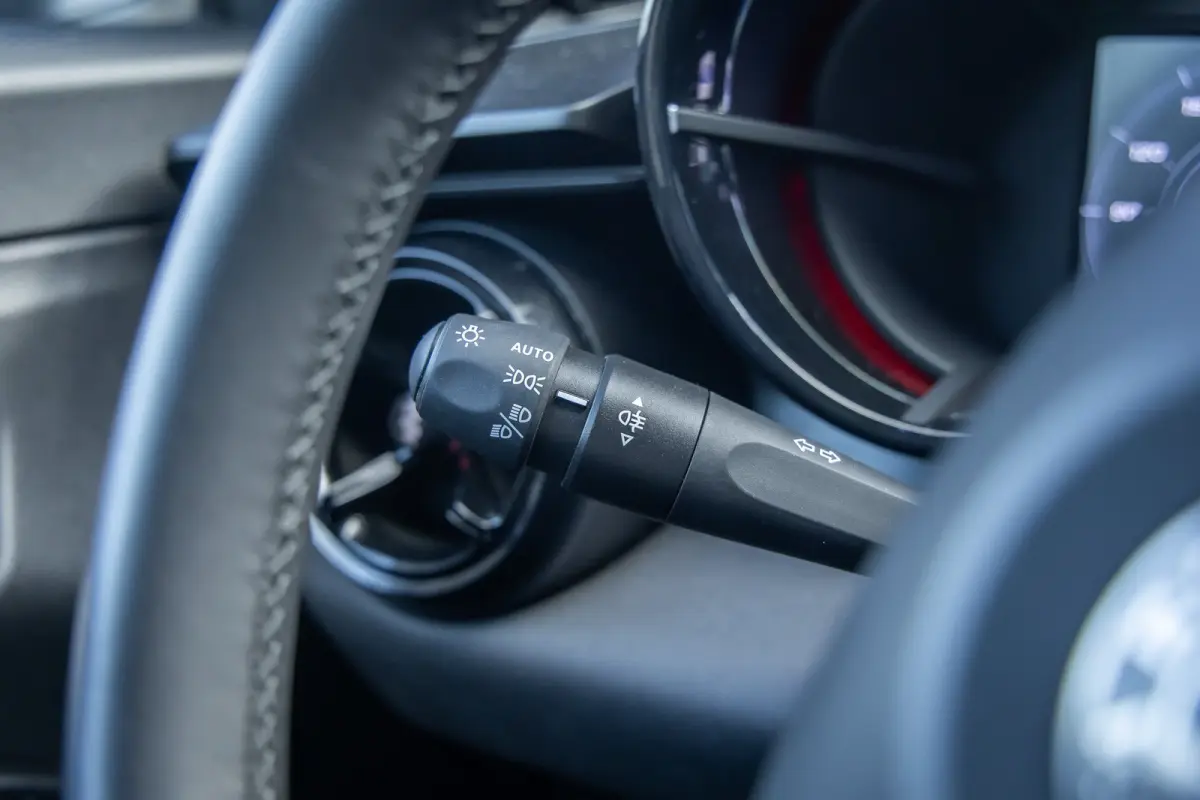 1.2 Turbo Hybrid Ibrida Speciale | Apple Carplay/Android Auto | Elek. Stoelen met Massagefunctie | Dodehoek detectie | Matrix LED | Keyless | Sfeerverlichting | Apple Carplay/Android Auto|te