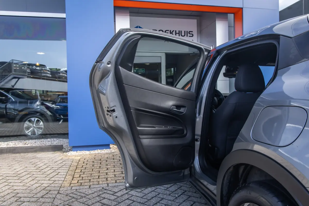 1.2 Turbo Hybrid Ibrida Speciale | Apple Carplay/Android Auto | Elek. Stoelen met Massagefunctie | Dodehoek detectie | Matrix LED | Keyless | Sfeerverlichting | Apple Carplay/Android Auto|te