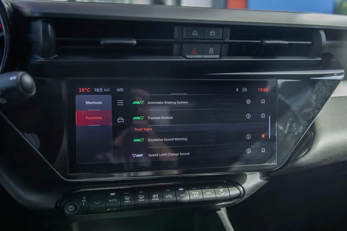 1.2 Turbo Hybrid Ibrida Speciale | Apple Carplay/Android Auto | Elek. Stoelen met Massagefunctie | Dodehoek detectie | Matrix LED | Keyless | Sfeerverlichting | Apple Carplay/Android Auto|te