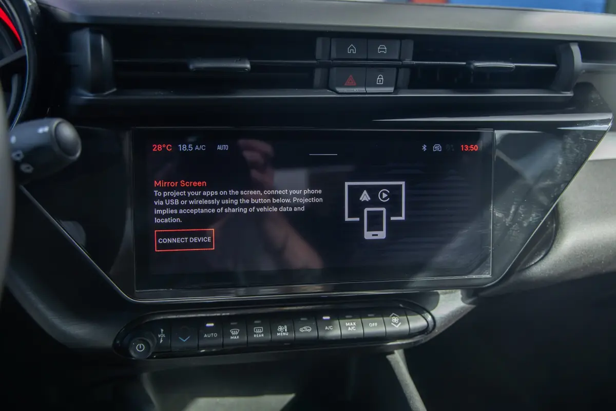 1.2 Turbo Hybrid Ibrida Speciale | Apple Carplay/Android Auto | Elek. Stoelen met Massagefunctie | Dodehoek detectie | Matrix LED | Keyless | Sfeerverlichting | Apple Carplay/Android Auto|te