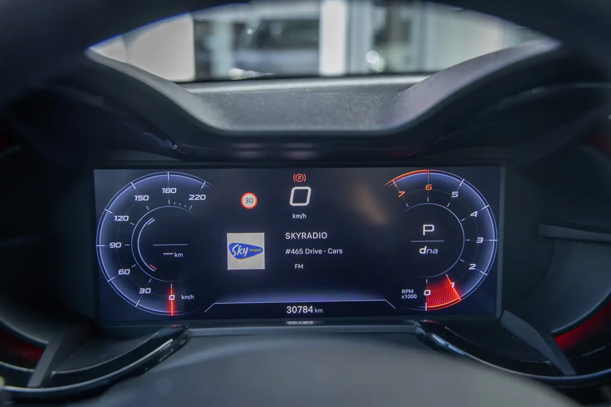 1.2 Turbo Hybrid Ibrida Speciale | Apple Carplay/Android Auto | Elek. Stoelen met Massagefunctie | Dodehoek detectie | Matrix LED | Keyless | Sfeerverlichting | Apple Carplay/Android Auto|te