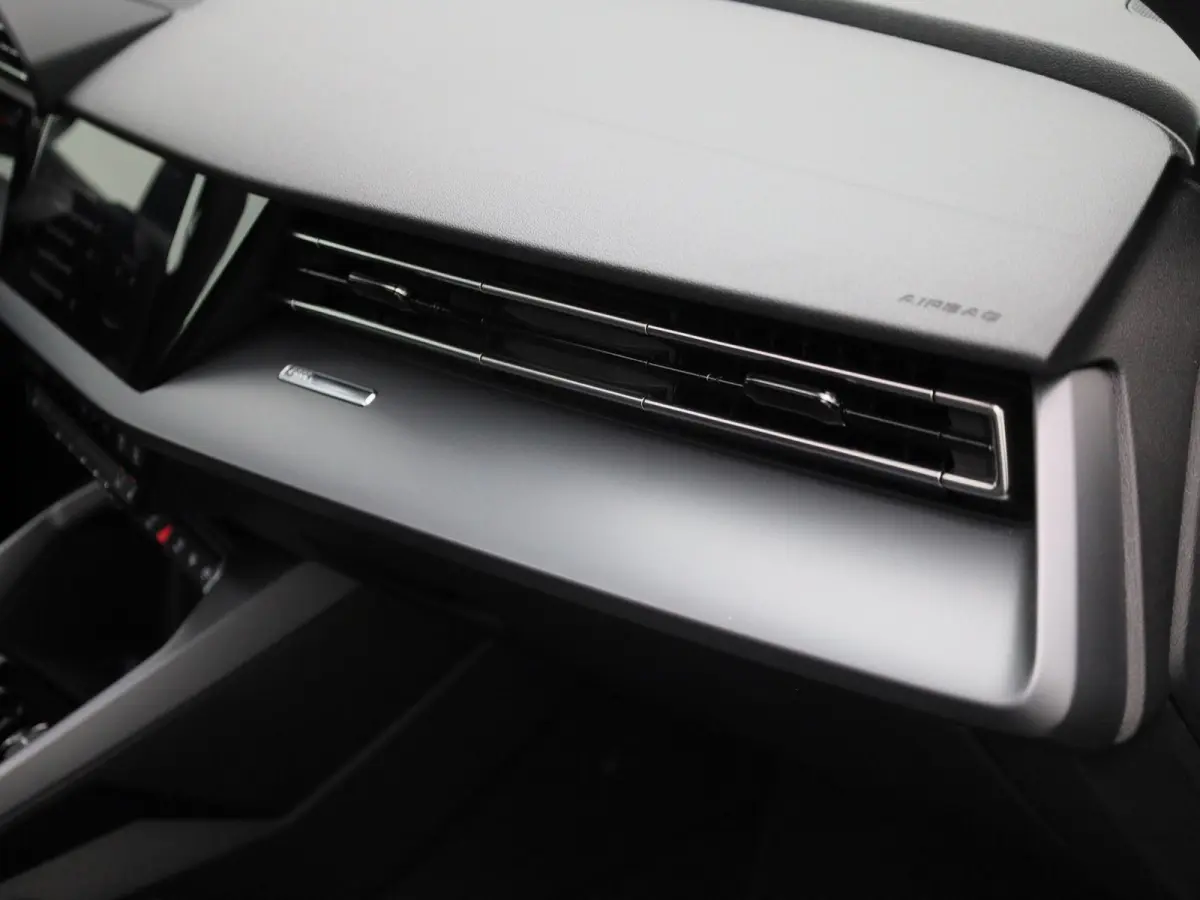 30 TFSI Advanced edition 116 PK | Automaat | Adaptive cruise control | Panoramadak | Camera | Head-up display | Navigatie | SONOS | Autom. airconditioning 3 zones | Stoelverwarming voorin | 