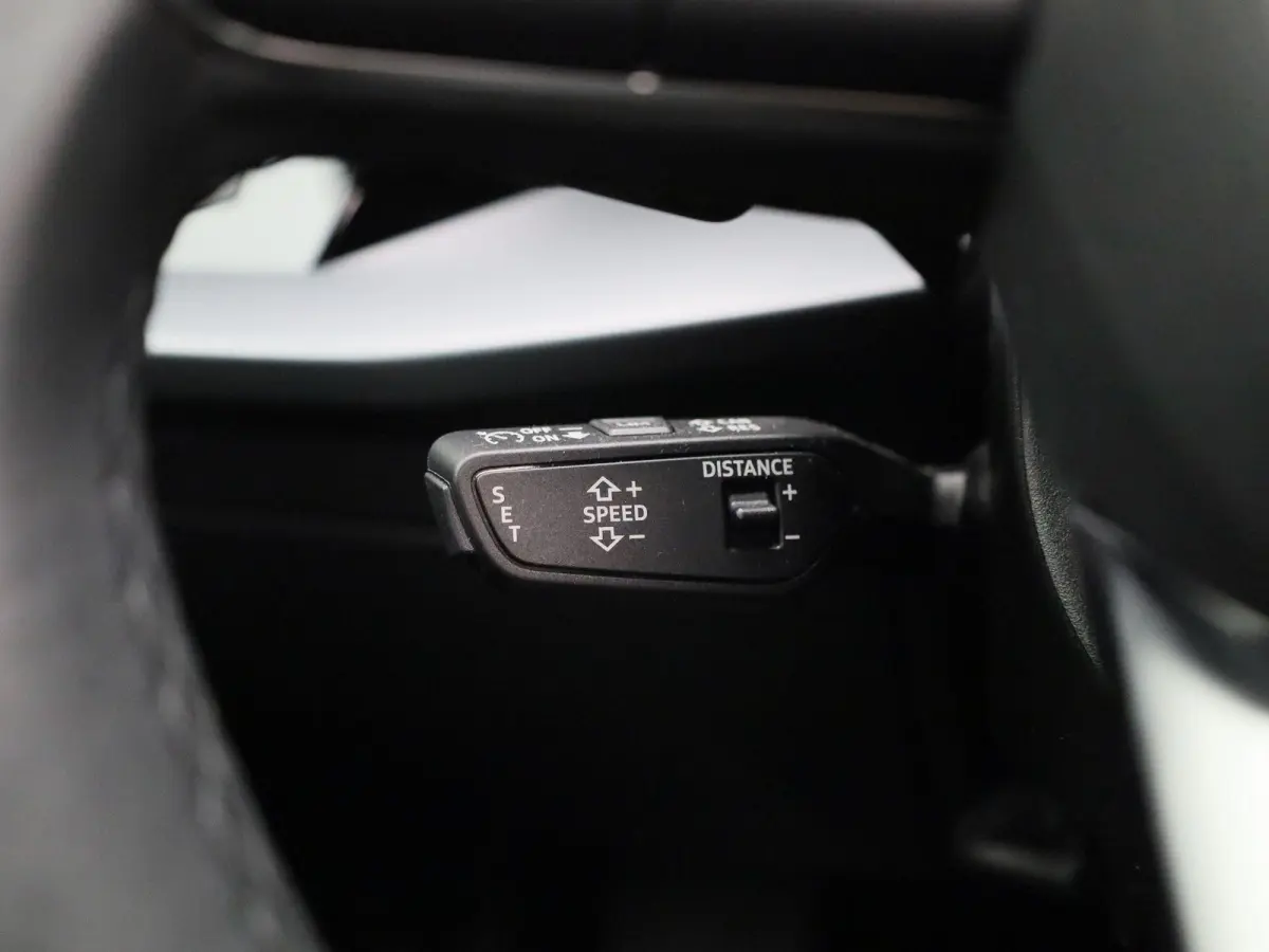 30 TFSI Advanced edition 116 PK | Automaat | Adaptive cruise control | Panoramadak | Camera | Head-up display | Navigatie | SONOS | Autom. airconditioning 3 zones | Stoelverwarming voorin | 
