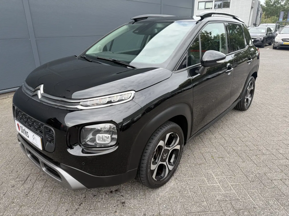 110pk Shine (Trekhaak - Camera - Parkeersensoren V+A - Automatische Airco - Navigatie - Apple Carplay)