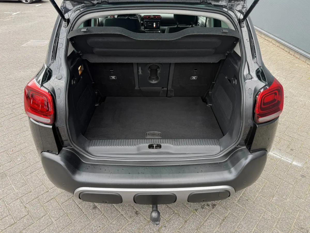 110pk Shine (Trekhaak - Camera - Parkeersensoren V+A - Automatische Airco - Navigatie - Apple Carplay)
