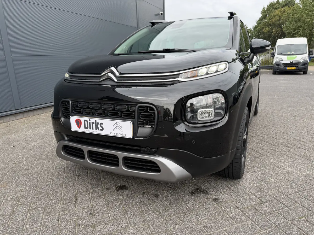 110pk Shine (Trekhaak - Camera - Parkeersensoren V+A - Automatische Airco - Navigatie - Apple Carplay)