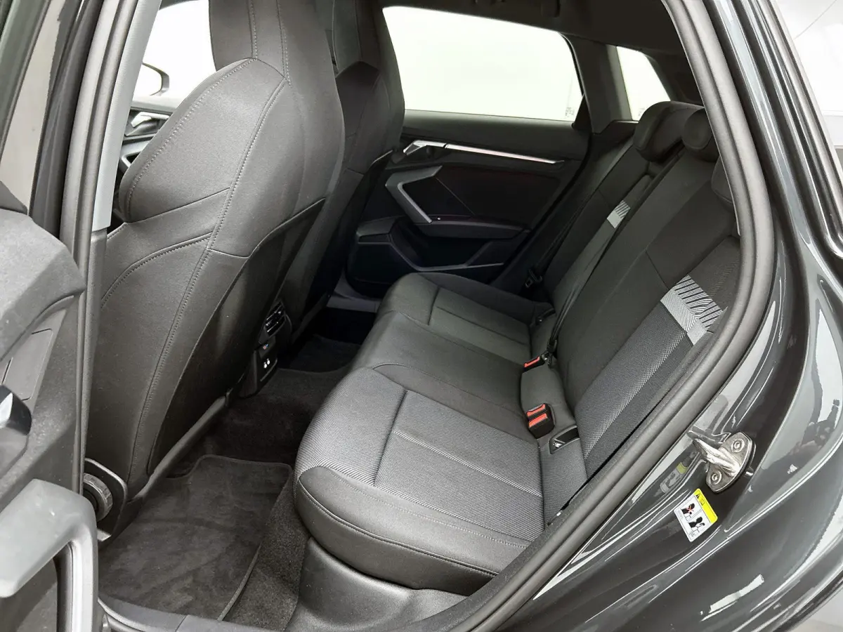 40 TFSI e Advanced edition 204 PK | Navigatie | Camera | Cruise control | Climate Control | Stoelverwarming | 18 Inch Velgen Zwart | Parkeersensoren |