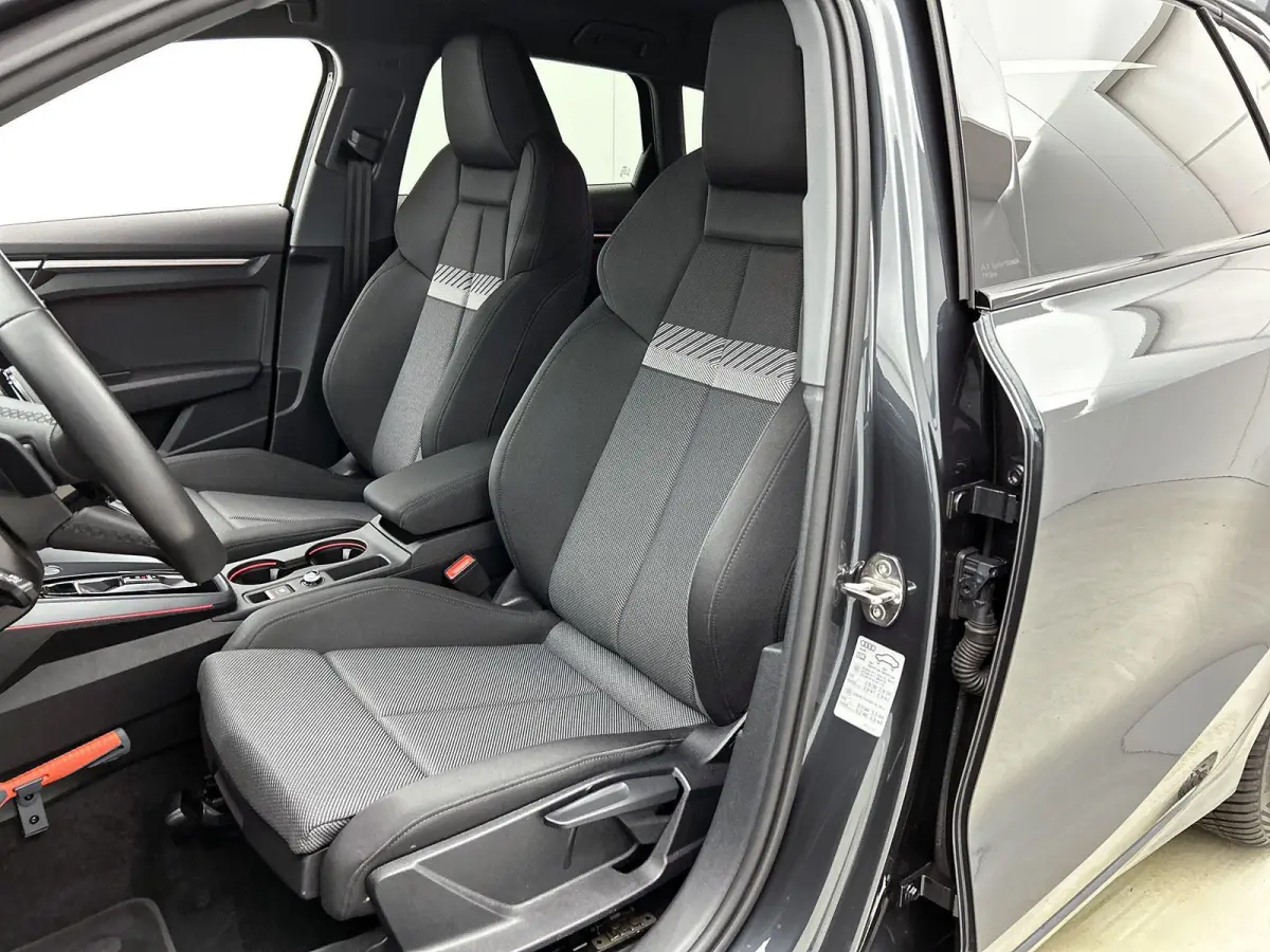 40 TFSI e Advanced edition 204 PK | Navigatie | Camera | Cruise control | Climate Control | Stoelverwarming | 18 Inch Velgen Zwart | Parkeersensoren |