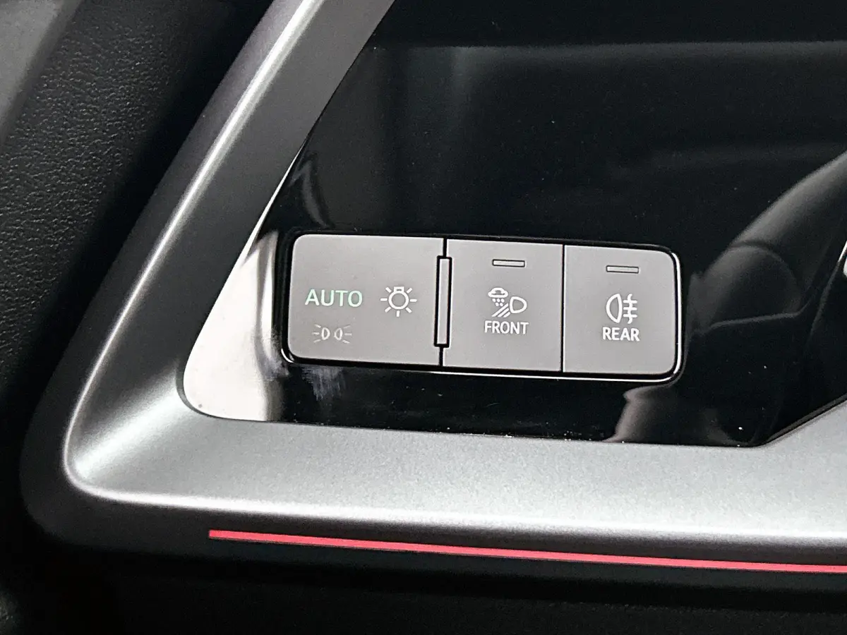 40 TFSI e Advanced edition 204 PK | Navigatie | Camera | Cruise control | Climate Control | Stoelverwarming | 18 Inch Velgen Zwart | Parkeersensoren |