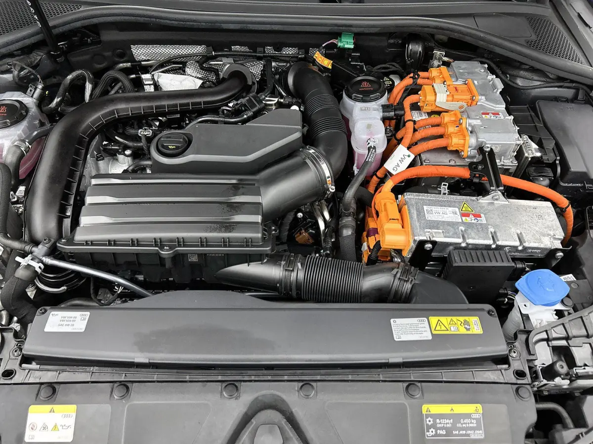 40 TFSI e Advanced edition 204 PK | Navigatie | Camera | Cruise control | Climate Control | Stoelverwarming | 18 Inch Velgen Zwart | Parkeersensoren |