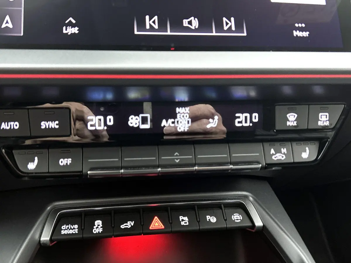 40 TFSI e Advanced edition 204 PK | Navigatie | Camera | Cruise control | Climate Control | Stoelverwarming | 18 Inch Velgen Zwart | Parkeersensoren |