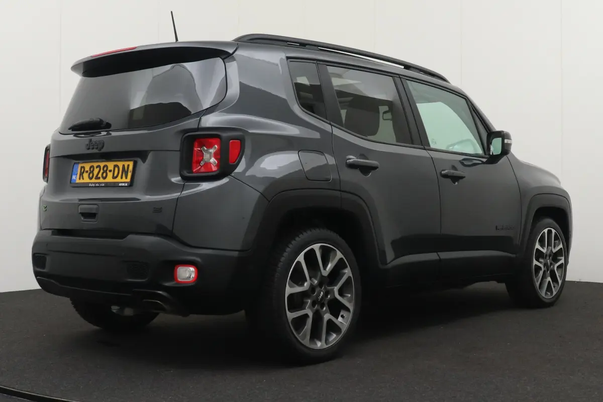 1.5T 131 PK Aut. e-Hybrid S Pano-dak 19'LMV Camera Dodehoek