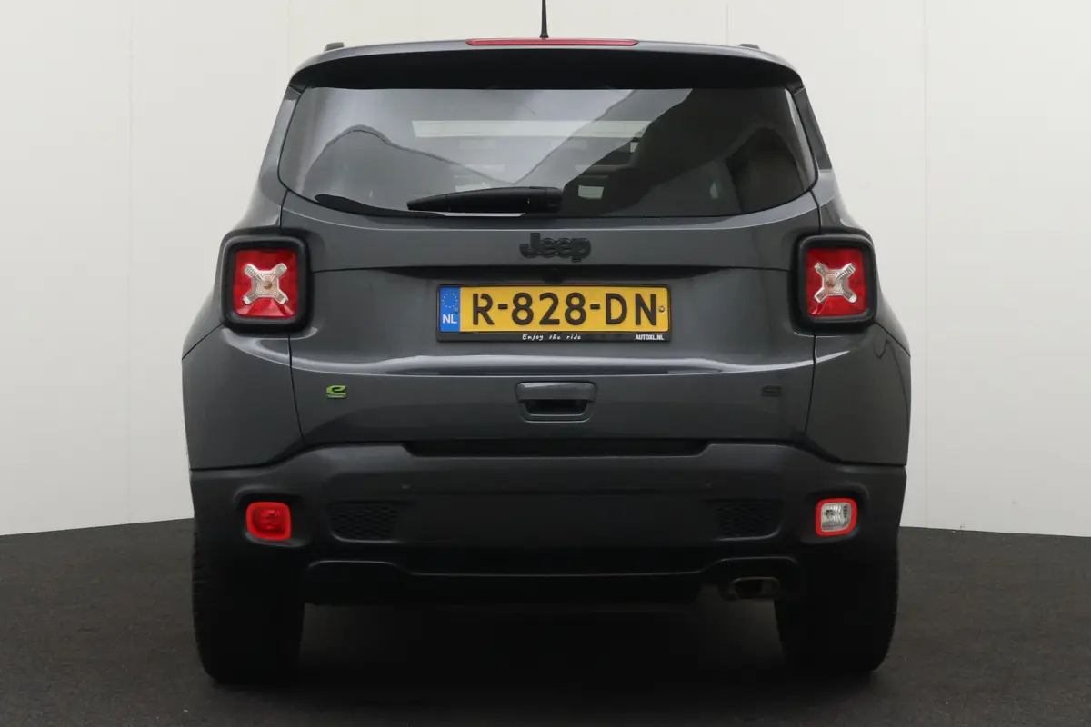1.5T 131 PK Aut. e-Hybrid S Pano-dak 19'LMV Camera Dodehoek
