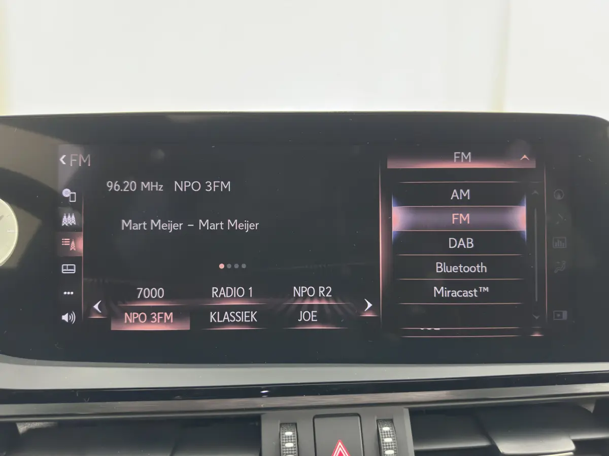 Business Line (INCL-BTW) Aut. *PANO | LEATHER | FULL-LED | ADAPTIVE-CRUISE | BLINDSPOT | KEYLESS | CAMERA | HEATED-COMFORTSEATS | NAVI-FULLMAP | PRIVACY-GLASS | SHIFTPADDLES | ECC | PDC | 18
