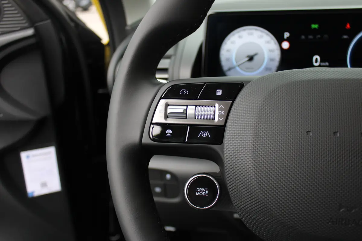 Pulse | 17 INCH | Gewrapt | Navigatie | Verschuifbare achterbank | Adaptieve Cruise Control | Automaat