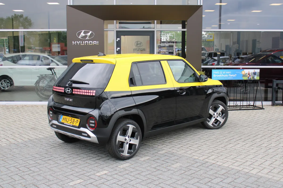 Pulse | 17 INCH | Gewrapt | Navigatie | Verschuifbare achterbank | Adaptieve Cruise Control | Automaat