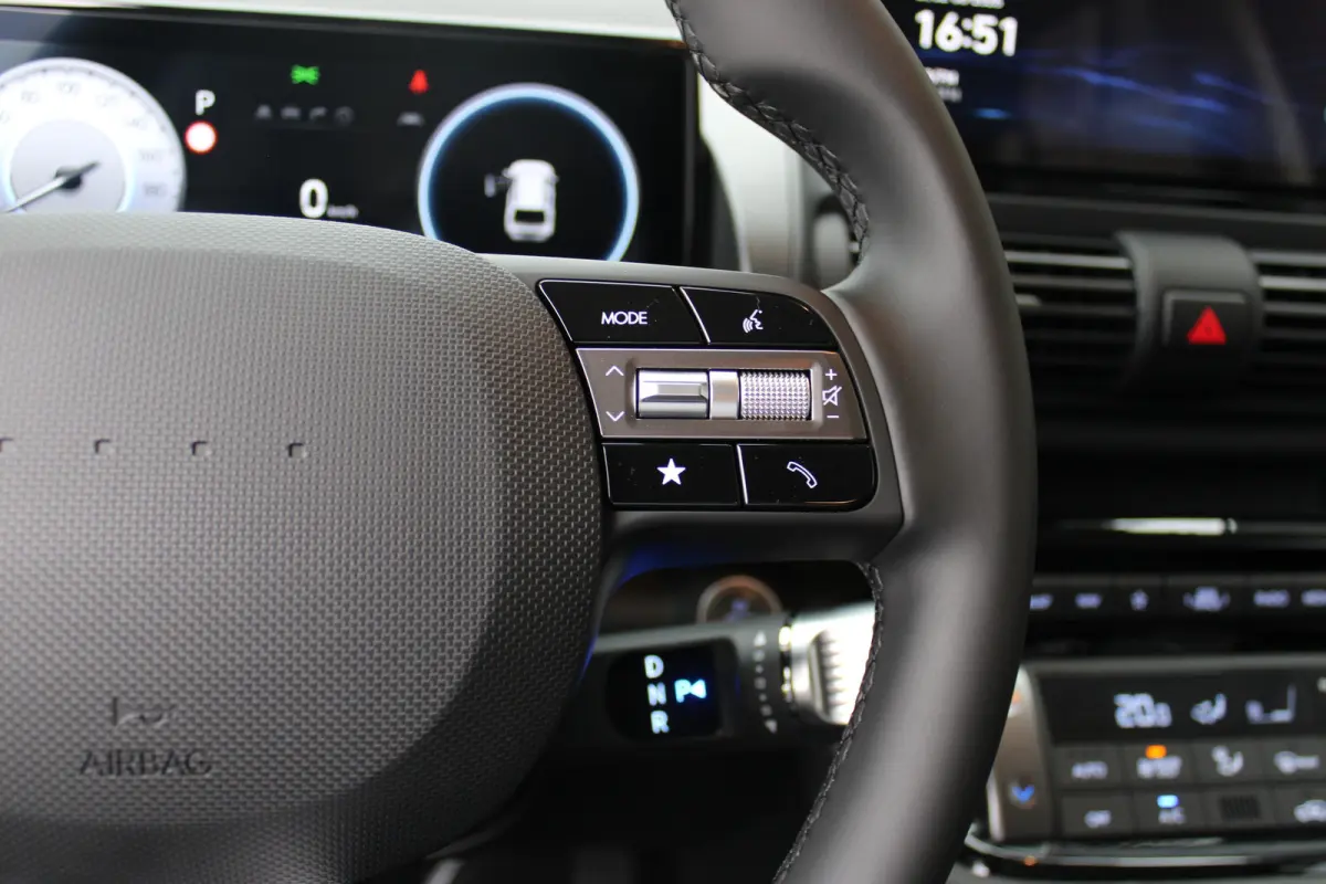 Pulse | 17 INCH | Gewrapt | Navigatie | Verschuifbare achterbank | Adaptieve Cruise Control | Automaat