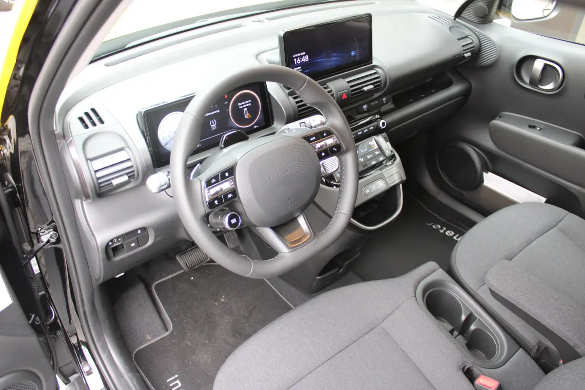 Pulse | 17 INCH | Gewrapt | Navigatie | Verschuifbare achterbank | Adaptieve Cruise Control | Automaat