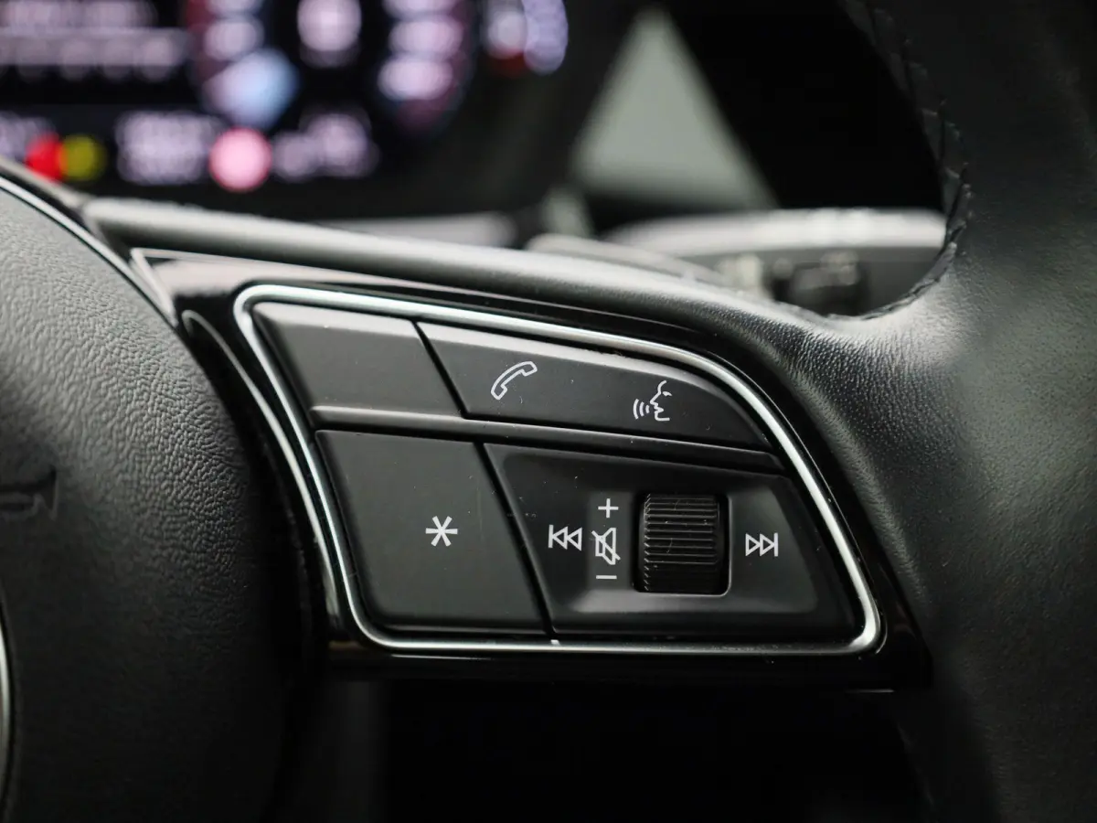 35 TFSI Business edition | Apple Carplay / Android Auto | Lichtmetalen Velgen | Privacy Glass | Virtual Cockpit |