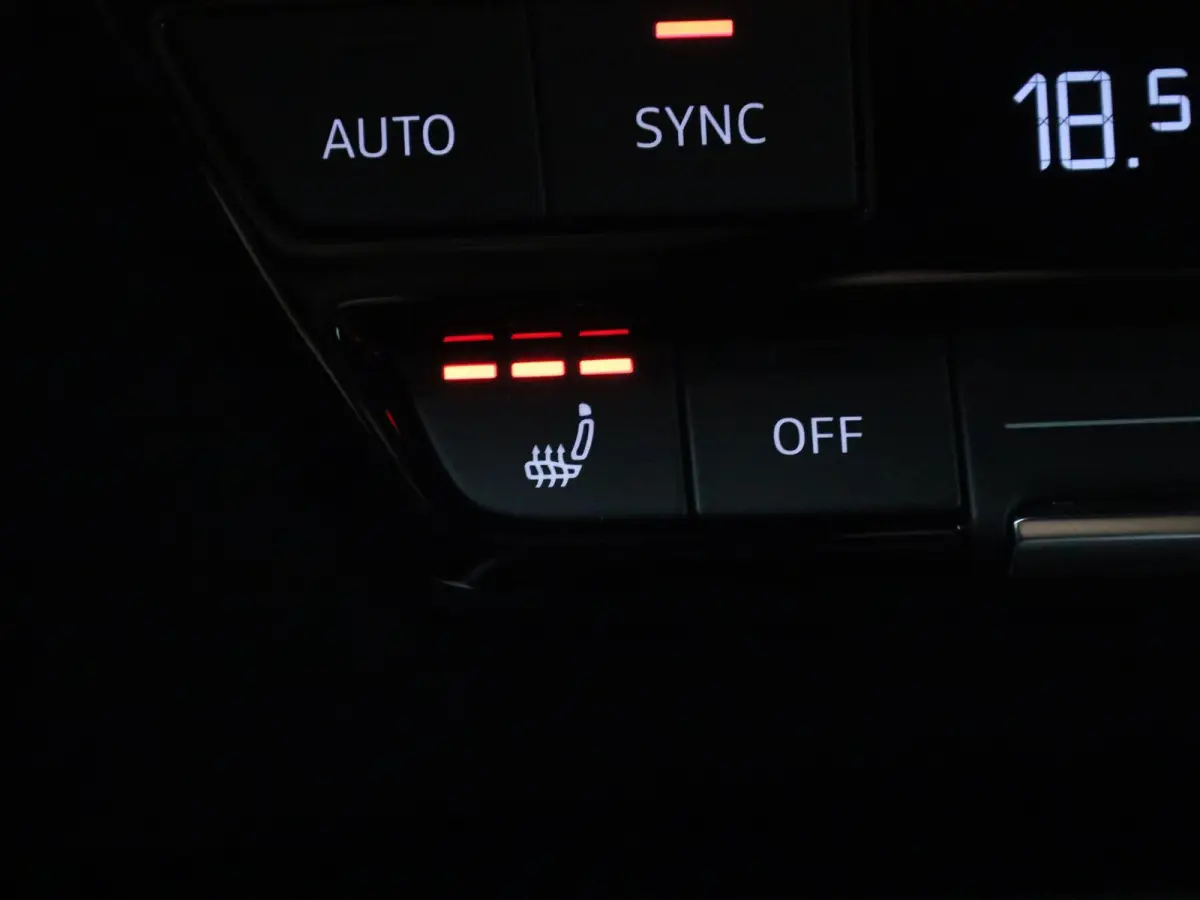 35 TFSI Business edition | Apple Carplay / Android Auto | Lichtmetalen Velgen | Privacy Glass | Virtual Cockpit |