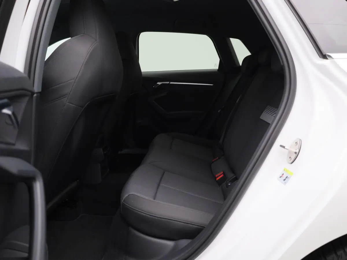 35 TFSI Business edition | Apple Carplay / Android Auto | Lichtmetalen Velgen | Privacy Glass | Virtual Cockpit |
