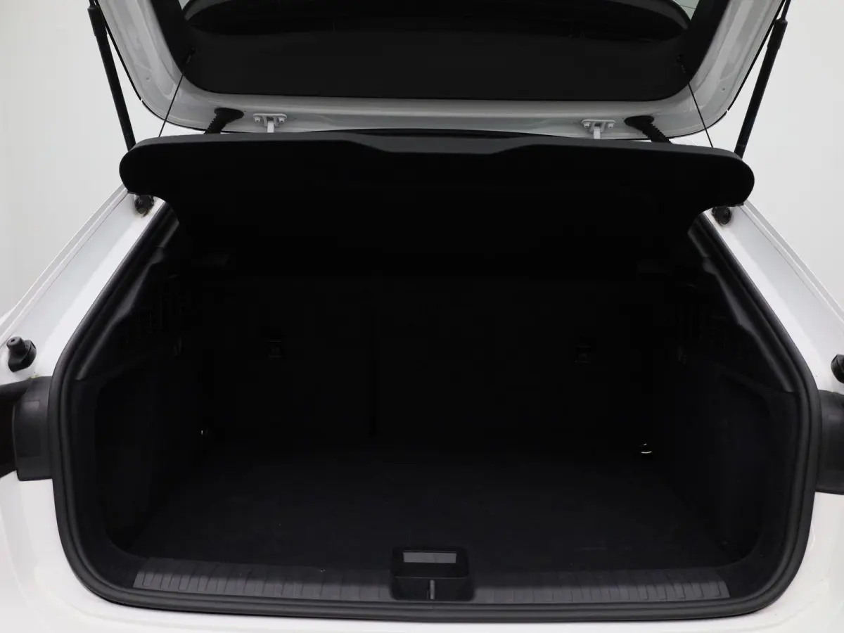 35 TFSI Business edition | Apple Carplay / Android Auto | Lichtmetalen Velgen | Privacy Glass | Virtual Cockpit |