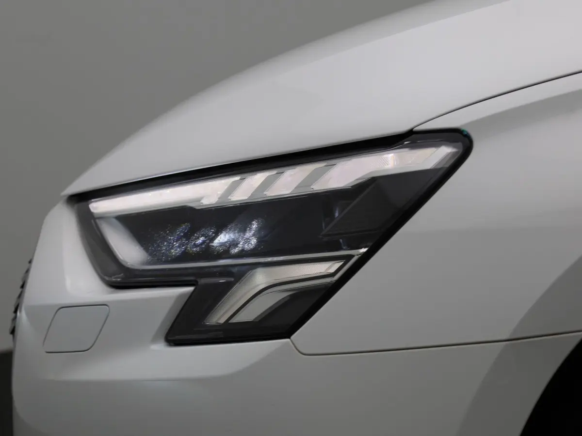 35 TFSI Business edition | Apple Carplay / Android Auto | Lichtmetalen Velgen | Privacy Glass | Virtual Cockpit |