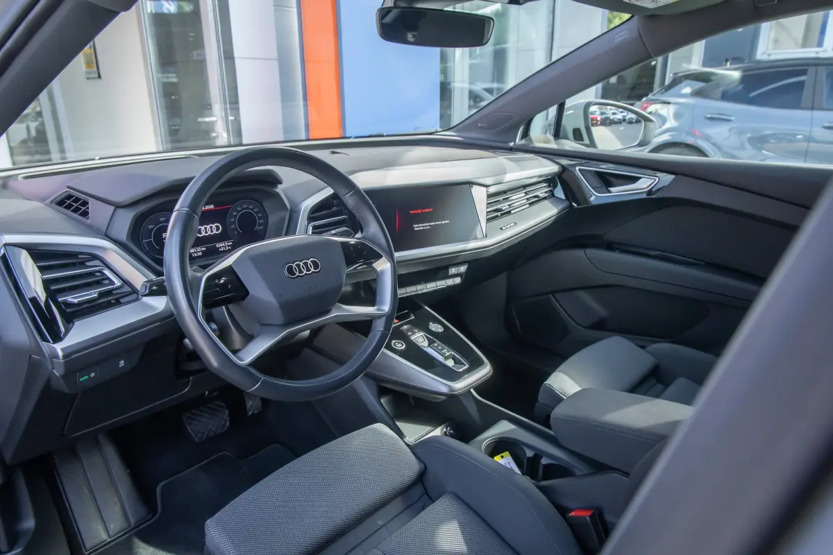 40 Edition 77 kWh | Apple Carplay/Android Auto | Achteruitrijcamera | Dodehoek detectie | climate controle |Elektrisch bedienbare achterklep | LED | Stoel- Stuurverwarming | Achteruitrijcame