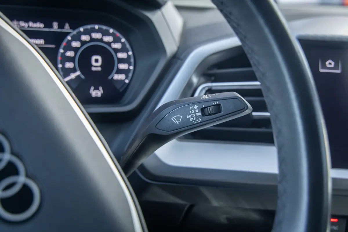40 Edition 77 kWh | Apple Carplay/Android Auto | Achteruitrijcamera | Dodehoek detectie | climate controle |Elektrisch bedienbare achterklep | LED | Stoel- Stuurverwarming | Achteruitrijcame