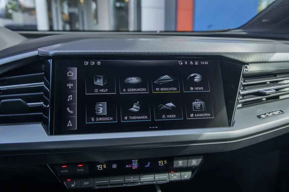 40 Edition 77 kWh | Apple Carplay/Android Auto | Achteruitrijcamera | Dodehoek detectie | climate controle |Elektrisch bedienbare achterklep | LED | Stoel- Stuurverwarming | Achteruitrijcame