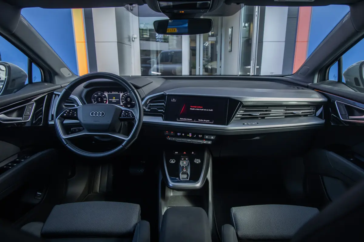 40 Edition 77 kWh | Apple Carplay/Android Auto | Achteruitrijcamera | Dodehoek detectie | climate controle |Elektrisch bedienbare achterklep | LED | Stoel- Stuurverwarming | Achteruitrijcame