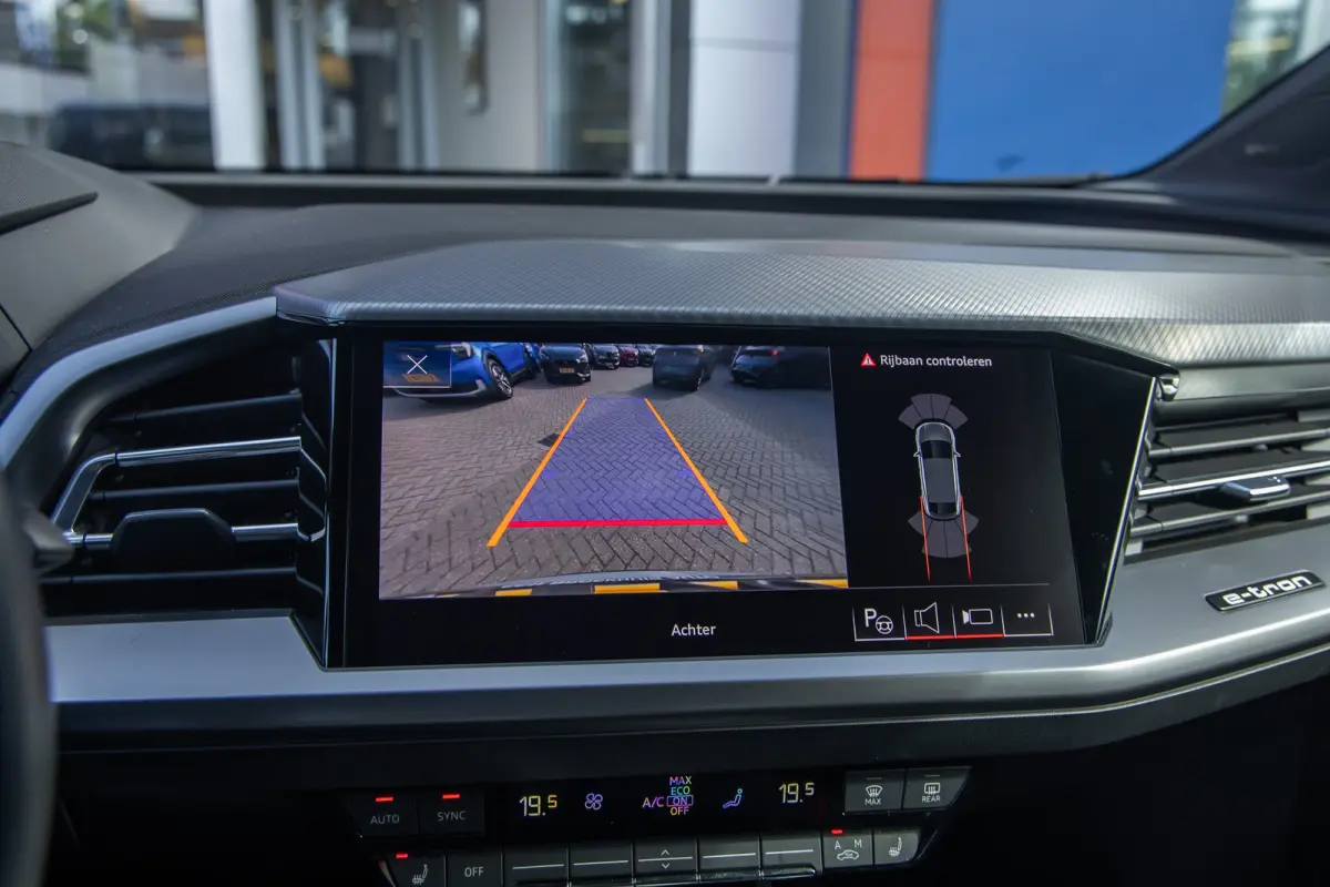 40 Edition 77 kWh | Apple Carplay/Android Auto | Achteruitrijcamera | Dodehoek detectie | climate controle |Elektrisch bedienbare achterklep | LED | Stoel- Stuurverwarming | Achteruitrijcame