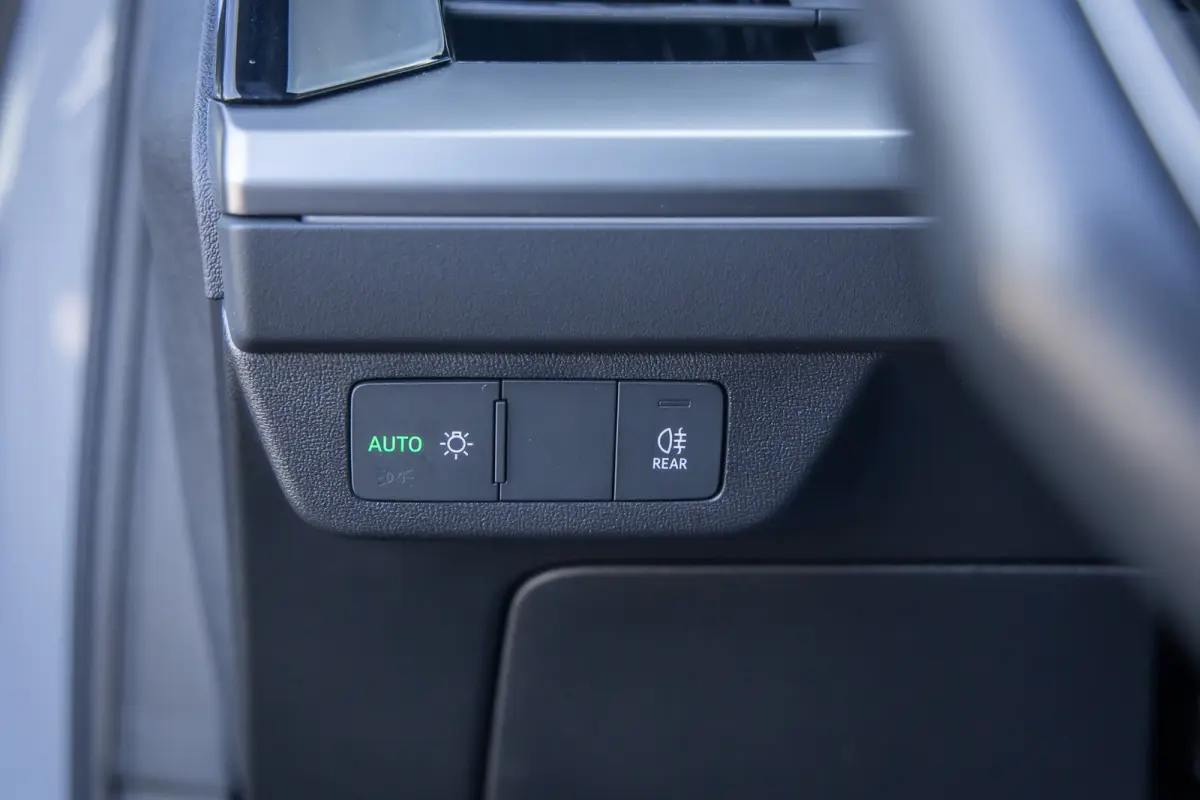 40 Edition 77 kWh | Apple Carplay/Android Auto | Achteruitrijcamera | Dodehoek detectie | climate controle |Elektrisch bedienbare achterklep | LED | Stoel- Stuurverwarming | Achteruitrijcame