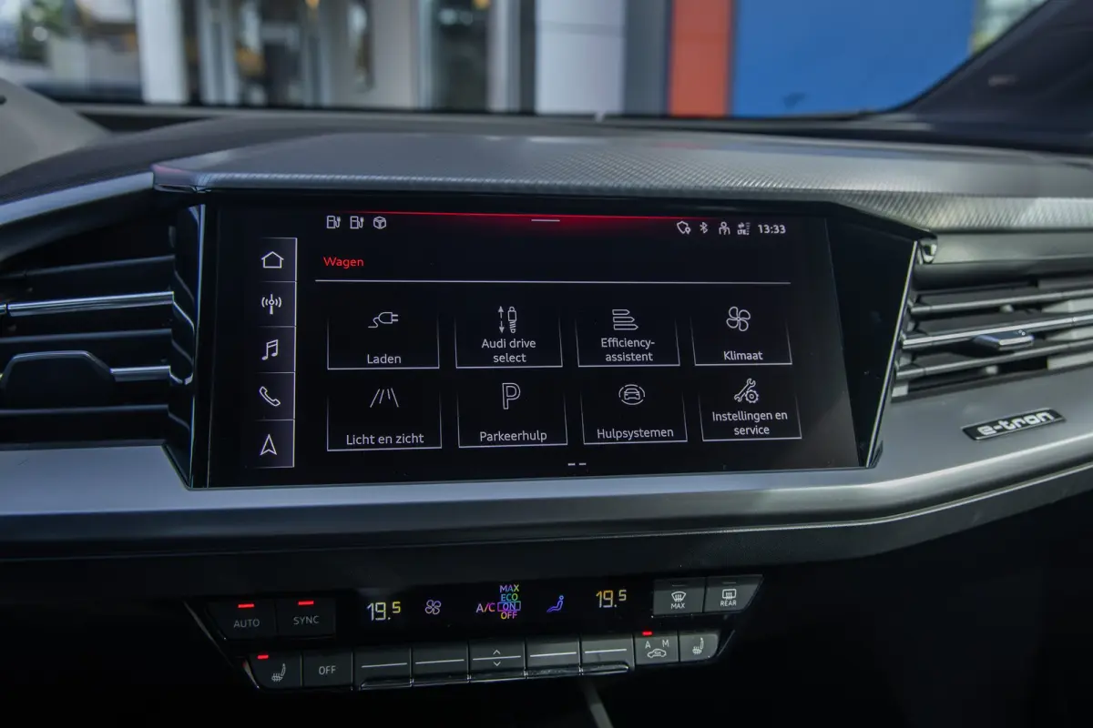 40 Edition 77 kWh | Apple Carplay/Android Auto | Achteruitrijcamera | Dodehoek detectie | climate controle |Elektrisch bedienbare achterklep | LED | Stoel- Stuurverwarming | Achteruitrijcame