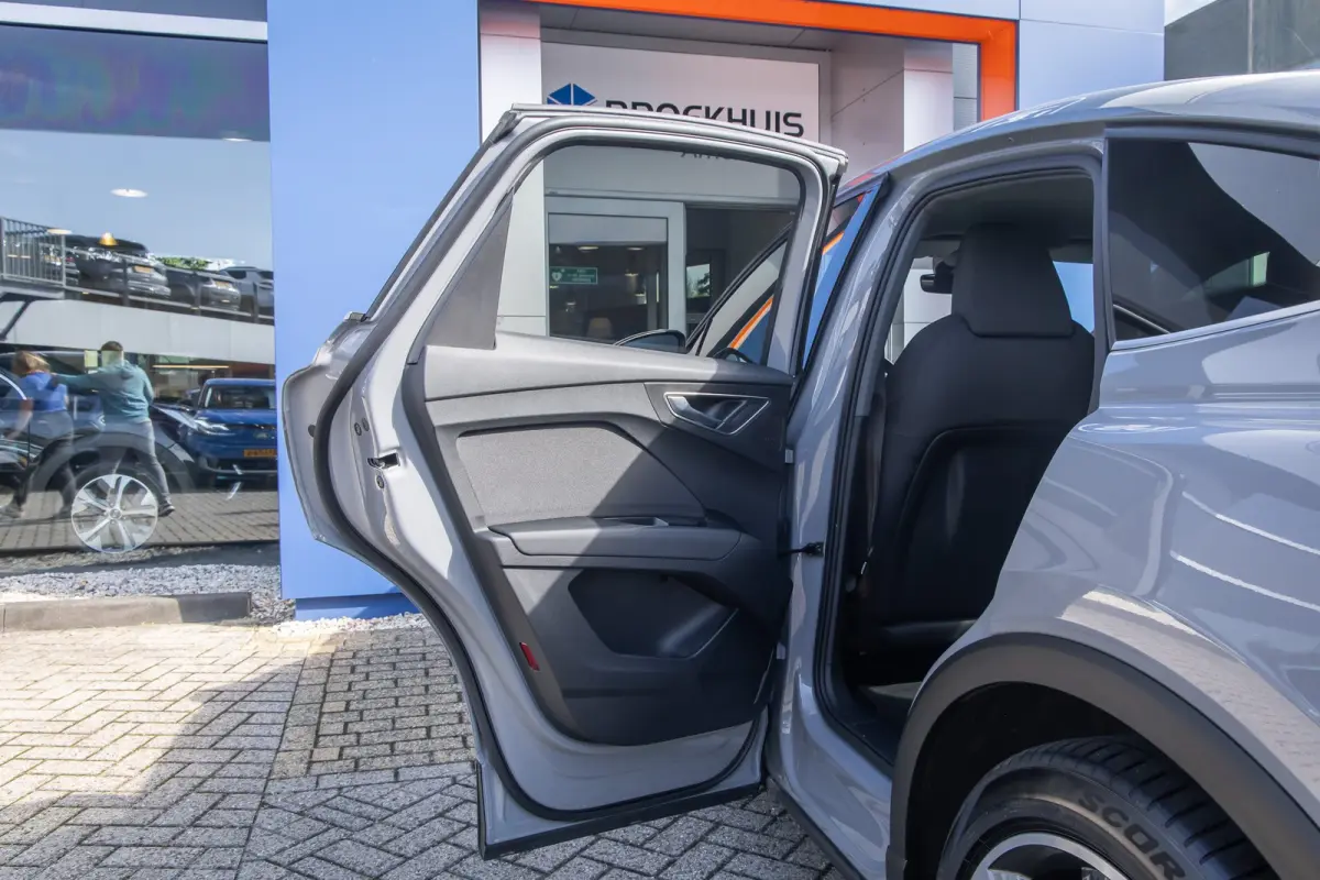 40 Edition 77 kWh | Apple Carplay/Android Auto | Achteruitrijcamera | Dodehoek detectie | climate controle |Elektrisch bedienbare achterklep | LED | Stoel- Stuurverwarming | Achteruitrijcame