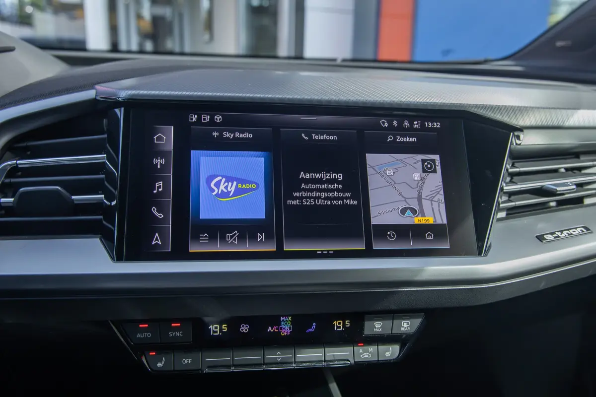 40 Edition 77 kWh | Apple Carplay/Android Auto | Achteruitrijcamera | Dodehoek detectie | climate controle |Elektrisch bedienbare achterklep | LED | Stoel- Stuurverwarming | Achteruitrijcame