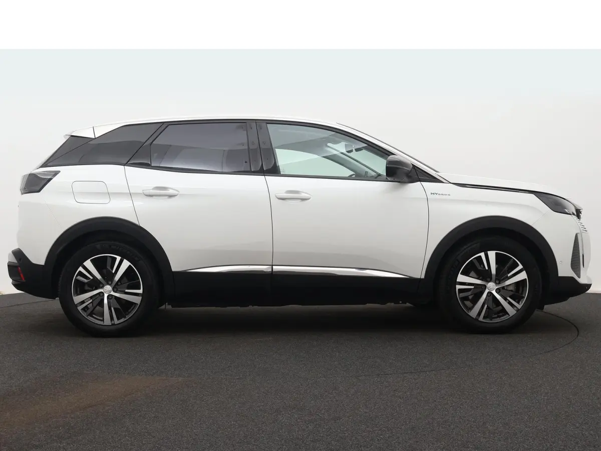 HYbrid4 Blue Lease Allure 300pk Automaat | Navigatie | Camera | Licht Metalen Velgen 18" | Dodehoek Detectie | Voorstoelen Verwarmd