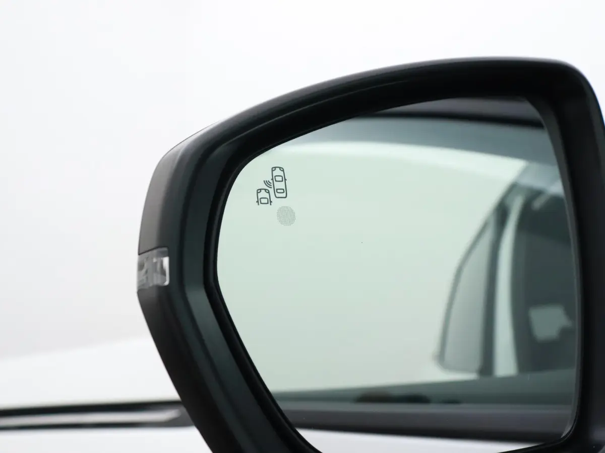 HYbrid4 Blue Lease Allure 300pk Automaat | Navigatie | Camera | Licht Metalen Velgen 18" | Dodehoek Detectie | Voorstoelen Verwarmd
