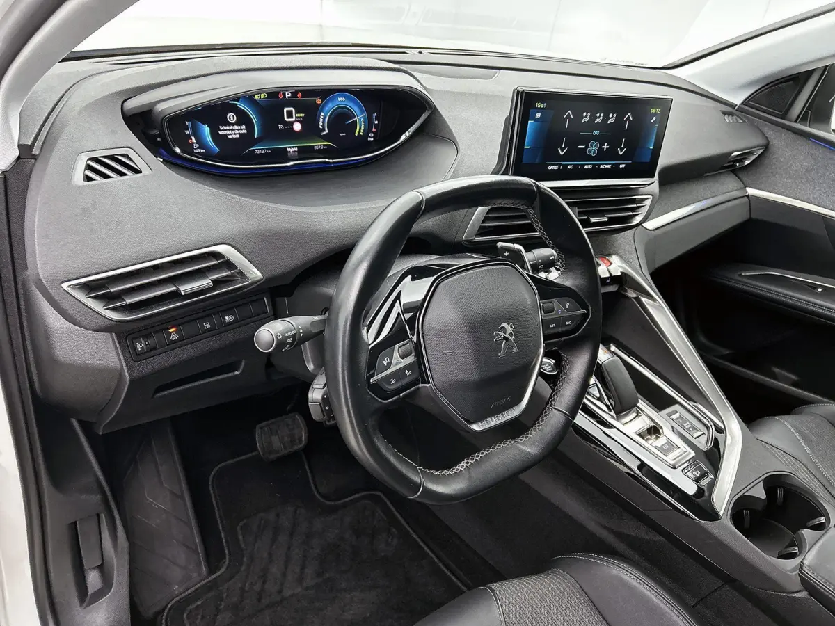 HYbrid4 Blue Lease Allure 300pk Automaat | Navigatie | Camera | Licht Metalen Velgen 18" | Dodehoek Detectie | Voorstoelen Verwarmd