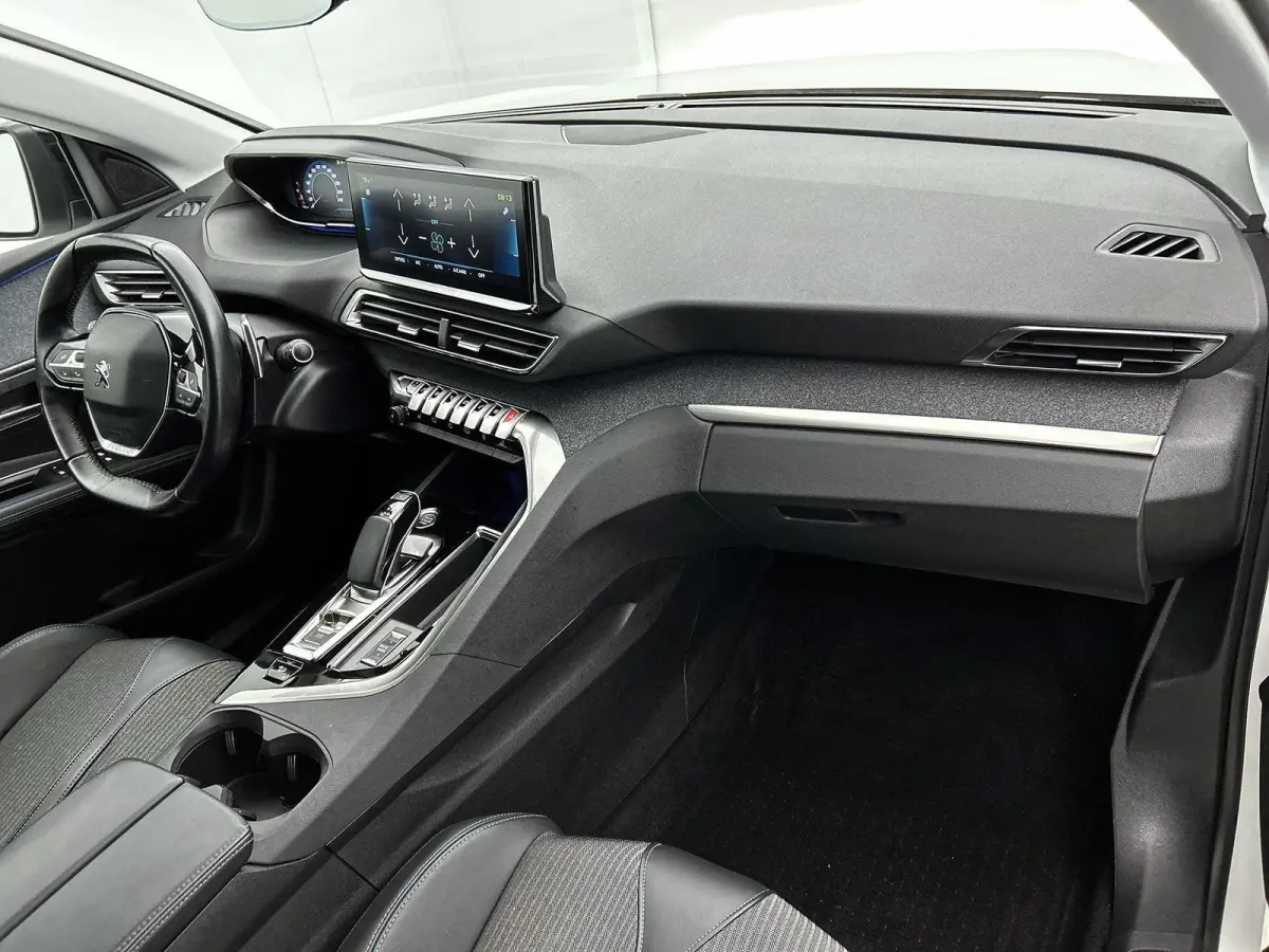 HYbrid4 Blue Lease Allure 300pk Automaat | Navigatie | Camera | Licht Metalen Velgen 18" | Dodehoek Detectie | Voorstoelen Verwarmd