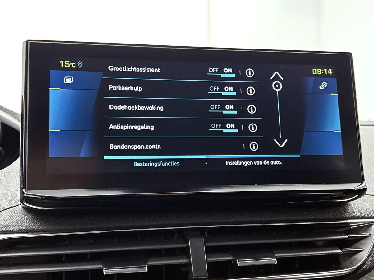 HYbrid4 Blue Lease Allure 300pk Automaat | Navigatie | Camera | Licht Metalen Velgen 18" | Dodehoek Detectie | Voorstoelen Verwarmd